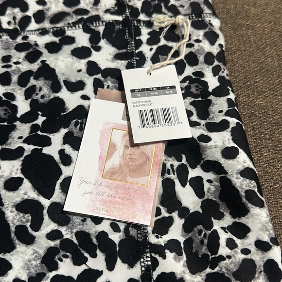 JESSICA SIMPSON ACTIVE BIKE SHORTS: BLACK LEOPARD PRINT: NEW WITH TAGS: SIZE XL - Picture 2 of 5